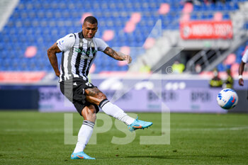 2022-04-24 - Udinese's Walace Souza Silva portrait in action - BOLOGNA FC VS UDINESE CALCIO - ITALIAN SERIE A - SOCCER