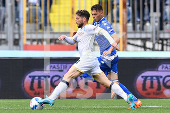 2022-04-24 - Dries Mertens (SSC Napoli) and Kristjan Asllani (Empoli FC) - EMPOLI FC VS SSC NAPOLI - ITALIAN SERIE A - SOCCER