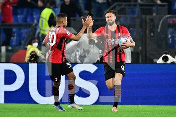 2022-04-24 - Olivier Giroud (AC Milan) celebrates after scoring the goal 1-1 during the Italian Football Championship League A 2021/2022 match between SS Lazio vs AC Milan at the Olimpic Stadium in Rome on 24 April 2022. - SS LAZIO VS AC MILAN - ITALIAN SERIE A - SOCCER