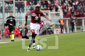2022-04-23 - Demba Seck (Torino FC) controlling the ball - TORINO FC VS SPEZIA CALCIO - ITALIAN SERIE A - SOCCER