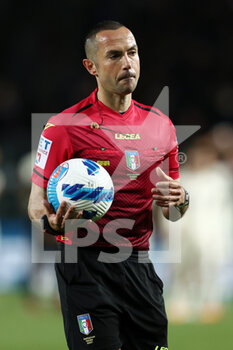 2022-05-02 - The referee Marco Guida leaves the pitch with the ball in his hands - ATALANTA BC VS US SALERNITANA - ITALIAN SERIE A - SOCCER