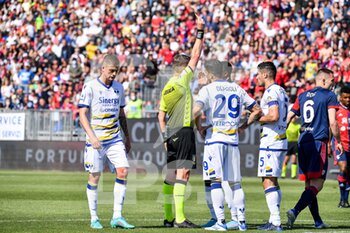 2022-04-30 - Daniele Orsato Arbitro Referee - CAGLIARI CALCIO VS HELLAS VERONA FC - ITALIAN SERIE A - SOCCER
