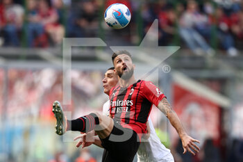 2022-05-01 - Olivier Giroud (AC Milan) in action - AC MILAN VS ACF FIORENTINA - ITALIAN SERIE A - SOCCER
