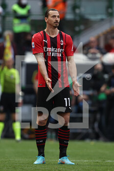 2022-05-01 - Zlatan Ibrahimovic (AC Milan) reacts - AC MILAN VS ACF FIORENTINA - ITALIAN SERIE A - SOCCER