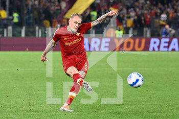 2022-05-01 - Rick Karsdorp (AS Roma) during the Italian Football Championship League A 2021/2022 match between AS Roma vs Bologna FC at the Olimpic Stadium in Rome  on 01 May 2022. - AS ROMA VS BOLOGNA FC - ITALIAN SERIE A - SOCCER