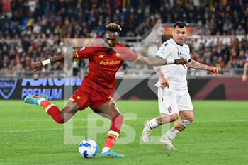 2022-05-01 - Tammy Abraham (AS Roma) during the Italian Football Championship League A 2021/2022 match between AS Roma vs Bologna FC at the Olimpic Stadium in Rome  on 01 May 2022. - AS ROMA VS BOLOGNA FC - ITALIAN SERIE A - SOCCER