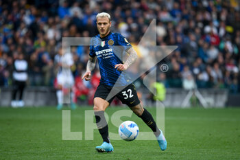 2022-05-01 - Inter's Federico Dimarco portrait in action - UDINESE CALCIO VS INTER - FC INTERNAZIONALE - ITALIAN SERIE A - SOCCER