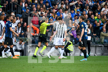 2022-05-01 - The referee of the match Daniele Chiffi concedes the penalty kick to Inter - UDINESE CALCIO VS INTER - FC INTERNAZIONALE - ITALIAN SERIE A - SOCCER