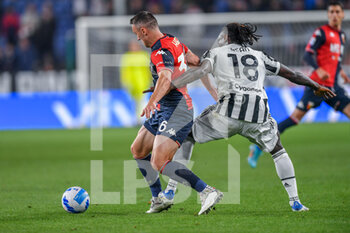 2022-05-06 - Silvan Hefti G(Genoa) - Moise Bioty Kean (Juventus) - GENOA CFC VS JUVENTUS FC - ITALIAN SERIE A - SOCCER