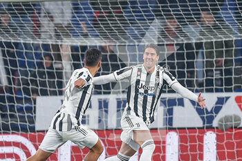2022-05-06 - Paulo Exequiel Dybala and Dusan Vlahovic (Juventus) celebrates after scoring a goal 0-1 - GENOA CFC VS JUVENTUS FC - ITALIAN SERIE A - SOCCER