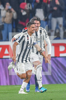 2022-05-06 - Paulo Exequiel Dybala and Dusan Vlahovic (Juventus) celebrates after scoring a goal 0-1 - GENOA CFC VS JUVENTUS FC - ITALIAN SERIE A - SOCCER