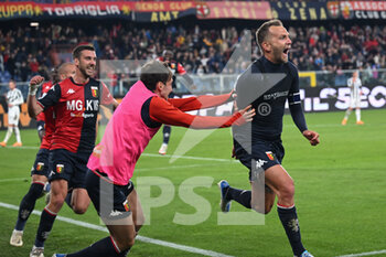 2022-05-06 - team Genoa and Domenico Criscito 
 (Genoa) celebrates after scoring a goal 2-1 - GENOA CFC VS JUVENTUS FC - ITALIAN SERIE A - SOCCER
