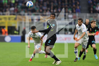 2022-05-06 - Denzel Dumfries of FC Internazionale in action during the Serie A 2021/22 football match between FC Internazionale and Empoli FC at Giuseppe Meazza Stadium, Milan, Italy on May 06, 2022 - INTER - FC INTERNAZIONALE VS EMPOLI FC - ITALIAN SERIE A - SOCCER