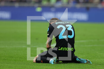 2022-05-06 - Nicolò Barella of FC Internazionale expresses disappointment during the Serie A 2021/22 football match between FC Internazionale and Empoli FC at Giuseppe Meazza Stadium, Milan, Italy on May 06, 2022 - INTER - FC INTERNAZIONALE VS EMPOLI FC - ITALIAN SERIE A - SOCCER