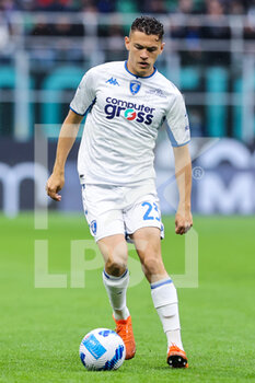 2022-05-06 - Kristjan Asllani of Empoli FC in action during the Serie A 2021/22 football match between FC Internazionale and Empoli FC at Giuseppe Meazza Stadium, Milan, Italy on May 06, 2022 - INTER - FC INTERNAZIONALE VS EMPOLI FC - ITALIAN SERIE A - SOCCER