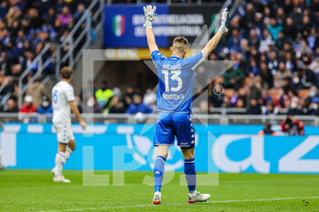 2022-05-06 - Guglielmo Vicario of Empoli FC gestures during the Serie A 2021/22 football match between FC Internazionale and Empoli FC at Giuseppe Meazza Stadium, Milan, Italy on May 06, 2022 - INTER - FC INTERNAZIONALE VS EMPOLI FC - ITALIAN SERIE A - SOCCER
