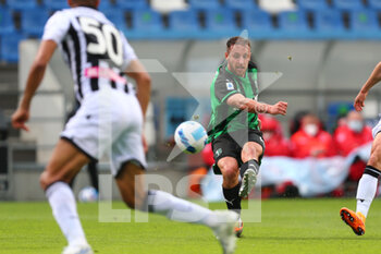 2022-05-07 - Davide Frattesi of US SASSUOLO in action during the Serie A match between US Sassuolo and Udinese Calcio at Mapei Stadium-Città del Tricolore on May 7, 2022 in Reggio Emilia, Italy. - US SASSUOLO VS UDINESE CALCIO - ITALIAN SERIE A - SOCCER