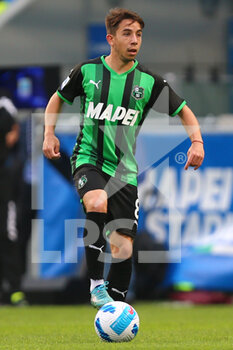 2022-05-07 - Maxime Lopez of US SASSUOLO in action during the Serie A match between US Sassuolo and Udinese Calcio at Mapei Stadium-Città del Tricolore on May 7, 2022 in Reggio Emilia, Italy. - US SASSUOLO VS UDINESE CALCIO - ITALIAN SERIE A - SOCCER