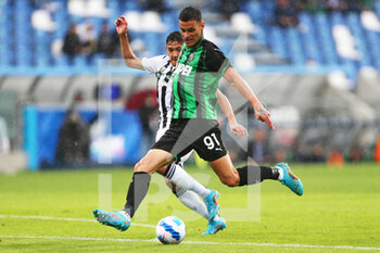 2022-05-07 - Gianluca Scamacca of US SASSUOLO in action during the Serie A match between US Sassuolo and Udinese Calcio at Mapei Stadium-Città del Tricolore on May 7, 2022 in Reggio Emilia, Italy. - US SASSUOLO VS UDINESE CALCIO - ITALIAN SERIE A - SOCCER