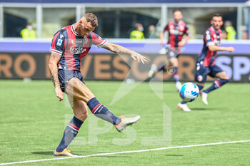 2022-05-15 - Marko Arnautovic (Bologna) shooting on goal - BOLOGNA FC VS US SASSUOLO - ITALIAN SERIE A - SOCCER