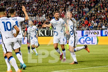2022-05-15 - Milan Skriniar of Inter FC, Esultanza, Celebration after scoring goal - CAGLIARI CALCIO VS INTER - FC INTERNAZIONALE - ITALIAN SERIE A - SOCCER