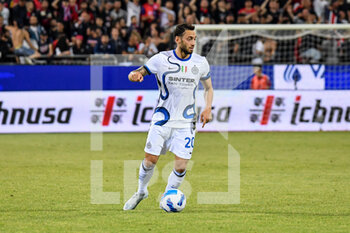 2022-05-15 - Hakan Calhanoglu of Inter FC - CAGLIARI CALCIO VS INTER - FC INTERNAZIONALE - ITALIAN SERIE A - SOCCER