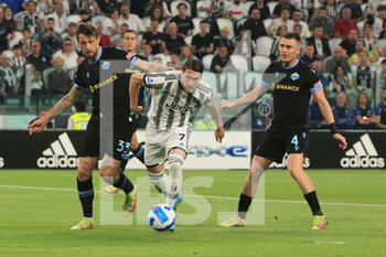 2022-05-16 - Dusan Vlahovic (Juventus FC) in action against Francesco Acerbi (SS Lazio) - JUVENTUS FC VS SS LAZIO - ITALIAN SERIE A - SOCCER