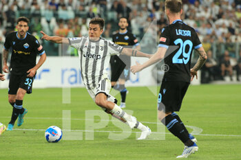 2022-05-16 - Paulo Dybala (Juventus FC) in action against SS Lazio players - JUVENTUS FC VS SS LAZIO - ITALIAN SERIE A - SOCCER