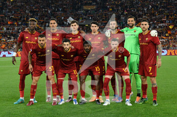 2022-05-14 - AS Roma team during the Italian Football Championship League A 2021/2022 match between AS Roma vs Venezia FC at the Olimpic Stadium in Rome  on 01 May 2022. - AS ROMA VS VENEZIA FC - ITALIAN SERIE A - SOCCER