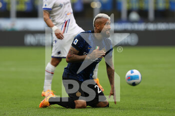 2022-05-22 - Arturo Vidal of FC Internazionale reacts during the Serie A 2021/22 football match between FC Internazionale and UC Sampdoria at Giuseppe Meazza Stadium, Milan, Italy on May 22, 2022 - INTER - FC INTERNAZIONALE VS UC SAMPDORIA - ITALIAN SERIE A - SOCCER