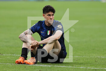 2022-05-22 - Alessandro Bastoni of FC Internazionale during the Serie A 2021/22 football match between FC Internazionale and UC Sampdoria at Giuseppe Meazza Stadium, Milan, Italy on May 22, 2022 - INTER - FC INTERNAZIONALE VS UC SAMPDORIA - ITALIAN SERIE A - SOCCER