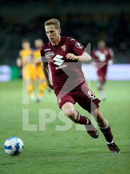 2022-05-20 - David Zima (Torino FC) running towards the ball - TORINO FC VS AS ROMA - ITALIAN SERIE A - SOCCER