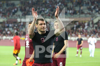 2022-05-20 - Andrea Belotti (Torino FC) greets his fans at the end of the game - TORINO FC VS AS ROMA - ITALIAN SERIE A - SOCCER