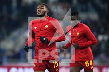 2022-01-09 - Ainsley Maitland-Niles of Roma warming up before the Italian championship Serie A football match between AS Roma and Juventus FC on January 9, 2022 at Stadio Olimpico in Rome, Italy - AS ROMA VS JUVENTUS FC - ITALIAN SERIE A - SOCCER