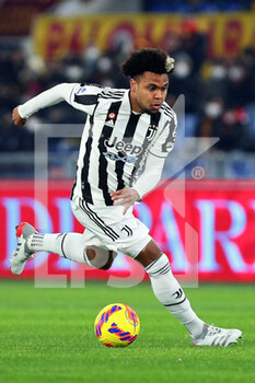 2022-01-09 - Weston McKennie of Juventus in action during the Italian championship Serie A football match between AS Roma and Juventus FC on January 9, 2022 at Stadio Olimpico in Rome, Italy - AS ROMA VS JUVENTUS FC - ITALIAN SERIE A - SOCCER