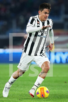 2022-01-09 - Paulo Dybala of Juventus in action during the Italian championship Serie A football match between AS Roma and Juventus FC on January 9, 2022 at Stadio Olimpico in Rome, Italy - AS ROMA VS JUVENTUS FC - ITALIAN SERIE A - SOCCER