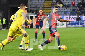 2022-01-11 - Alberto Grassi of Cagliari Calcio - CAGLIARI CALCIO VS BOLOGNA FC - ITALIAN SERIE A - SOCCER