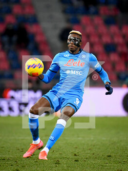 2022-01-17 - Victor Osimhen (Napoli) in action with mask - BOLOGNA FC VS SSC NAPOLI - ITALIAN SERIE A - SOCCER