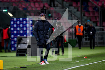 2022-01-17 - Bologna's Head Coach Sinisa Mihajlovic gestures - BOLOGNA FC VS SSC NAPOLI - ITALIAN SERIE A - SOCCER