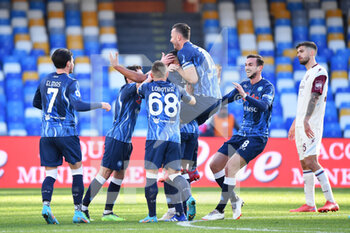 2022-01-23 - Napoli's defender Juan Jesus celebrates with teammates after scoring the1-0 goal  - SSC NAPOLI VS US SALERNITANA - ITALIAN SERIE A - SOCCER