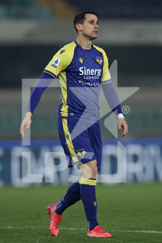 2022-01-21 - Kevin Lasagna (Hellas Verona FC) looks on - HELLAS VERONA FC VS BOLOGNA FC - ITALIAN SERIE A - SOCCER