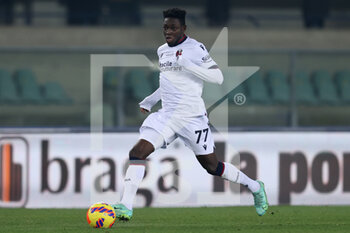2022-01-21 - Ebenezer Annan (Bologna FC) in action - HELLAS VERONA FC VS BOLOGNA FC - ITALIAN SERIE A - SOCCER
