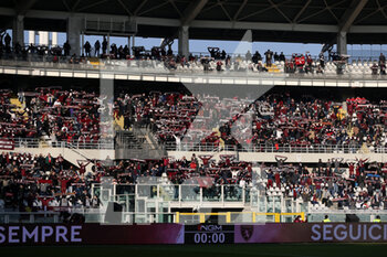 2022-01-23 - Torino FC fans hold up their scarves  - TORINO FC VS US SASSUOLO - ITALIAN SERIE A - SOCCER