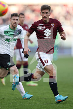 2022-01-23 - Dennis Praet (Torino FC) in action - TORINO FC VS US SASSUOLO - ITALIAN SERIE A - SOCCER