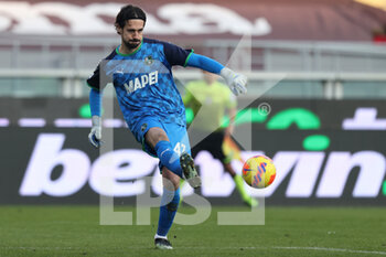 2022-01-23 - Andrea Consigli (U.S. Sassuolo) in action - TORINO FC VS US SASSUOLO - ITALIAN SERIE A - SOCCER