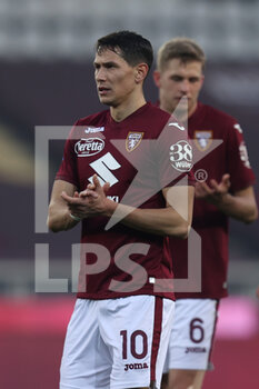 2022-01-23 - Sasa Lukic (Torino FC) greets fans - TORINO FC VS US SASSUOLO - ITALIAN SERIE A - SOCCER