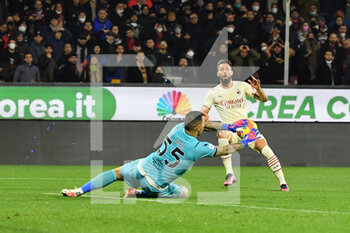 2022-02-19 - Salernitana's goalkeeper Luigi Sepe save on Milan's forward Oliver Giroud kick - US SALERNITANA VS AC MILAN - ITALIAN SERIE A - SOCCER
