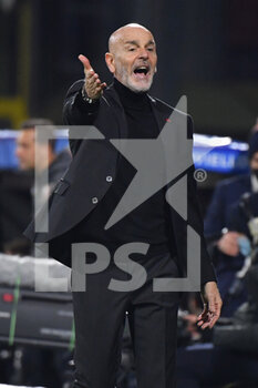 2022-02-19 - Milan's head coach Stefano Pioli gestures - US SALERNITANA VS AC MILAN - ITALIAN SERIE A - SOCCER