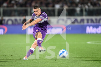 2022-05-09 - Milenkovic (Acf Fiorentina) shooting on goal - ACF FIORENTINA VS AS ROMA - ITALIAN SERIE A - SOCCER