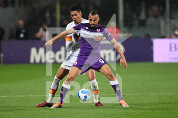 2022-05-09 - Cabral (Acf Fiorentina) in action against Smalling (AS Roma) - ACF FIORENTINA VS AS ROMA - ITALIAN SERIE A - SOCCER